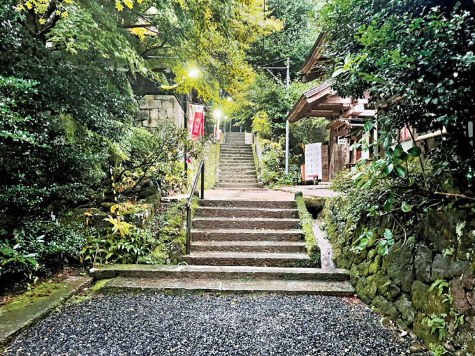 國家文化遺產投入堂所在的三佛寺，位於被日本民眾形容為「修煉之山」的三德山。