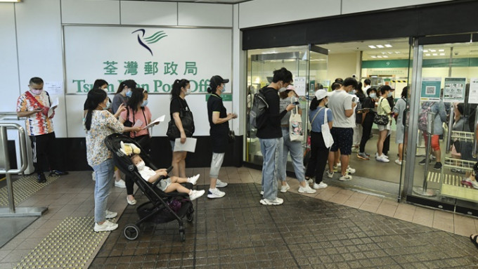 香港邮政宣布明天起恢复寄往澳门邮递服务。资料图片