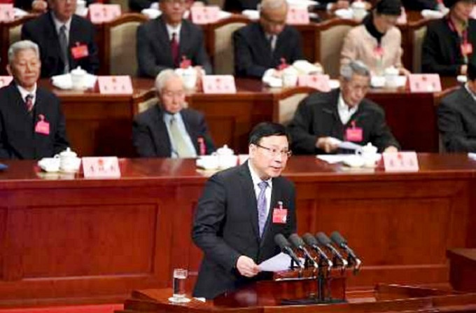 深圳市市長陳如桂的政府工作報告中提到生產總值預計超過2.2萬億元人民幣。