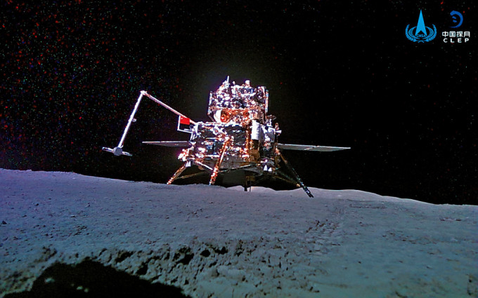 嫦娥六號利用移動相機「自拍」，傳回着陸器和上升器的合影。