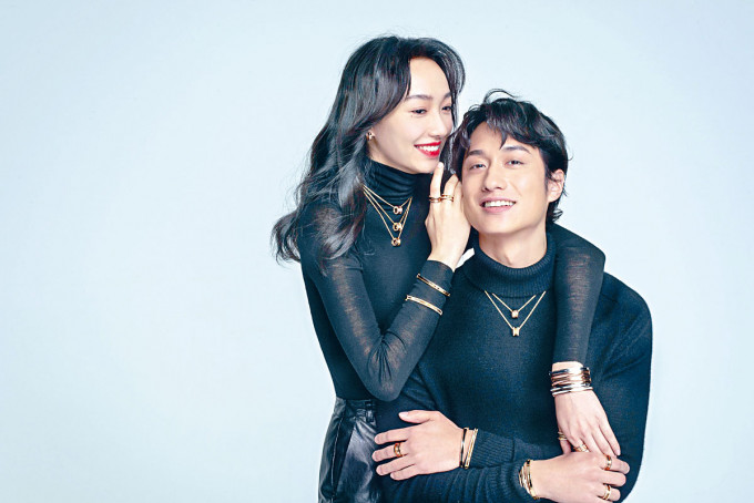 蔡思韵、刘俊谦情侣档放闪，为珠宝品牌拍摄特辑。
