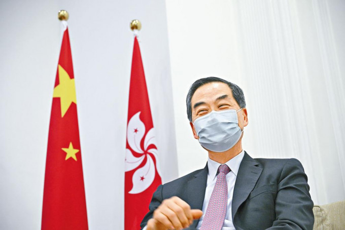 全國政協副主席梁振英認為，香港人應該問，目前香港需要一個甚麼樣的特首？ 