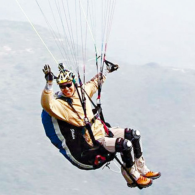死者锺旭华热爱滑翔伞运动。 资料图片