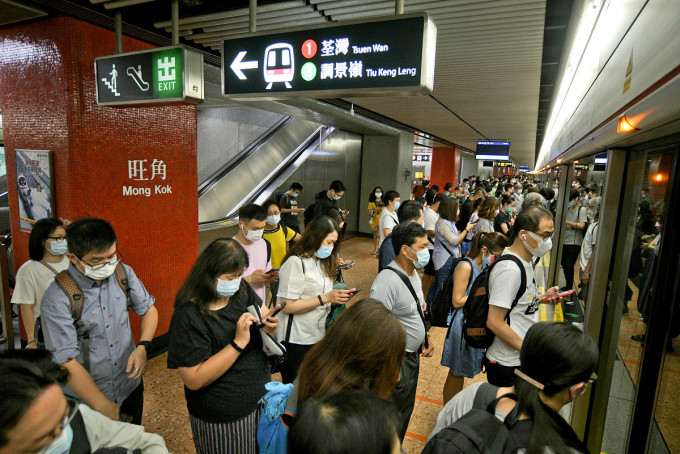 港鐵今年中秋節不提供通宵列車服務。資料圖片