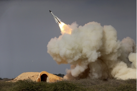 伊朗今天向敘利亞東部發射多枚中程飛彈。AP