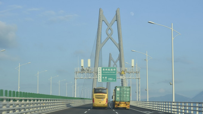港珠澳大橋穿梭巴士臨時加開往珠海3個班次。資料圖片