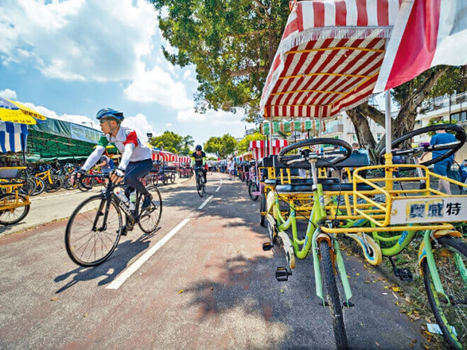 当局完善东涌东单车径网络，可提升单车径使用者的体验。图为由大围至大美督的单车径。