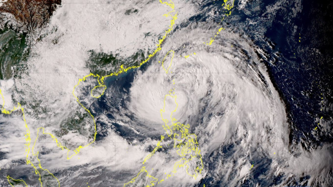 「圆规」环流广阔。日本气象厅卫星云图