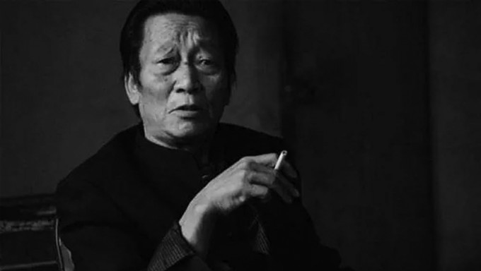 曾获誉中国第一商贩，「傻子瓜子」创始人年广久离世，享年84岁。