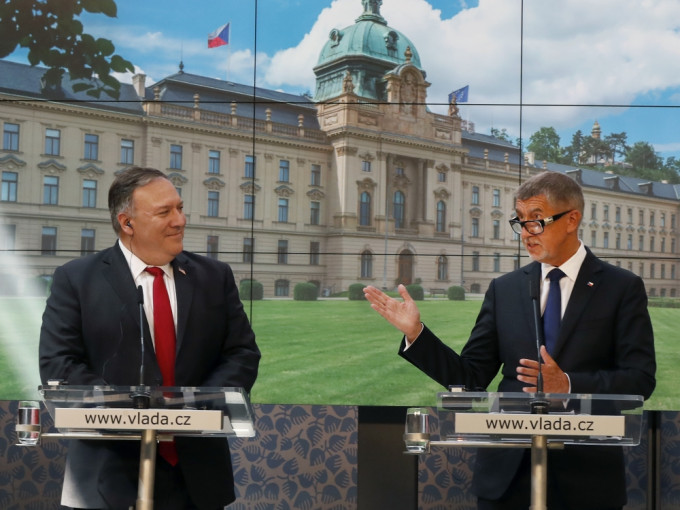 美國國務卿蓬佩奧訪問捷克，與總理巴比什會面。AP圖片