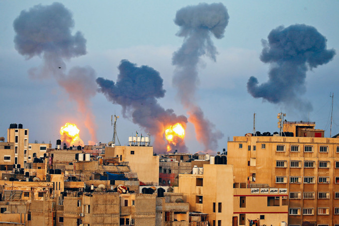 以色列周二空襲加沙地帶，烽煙四起。