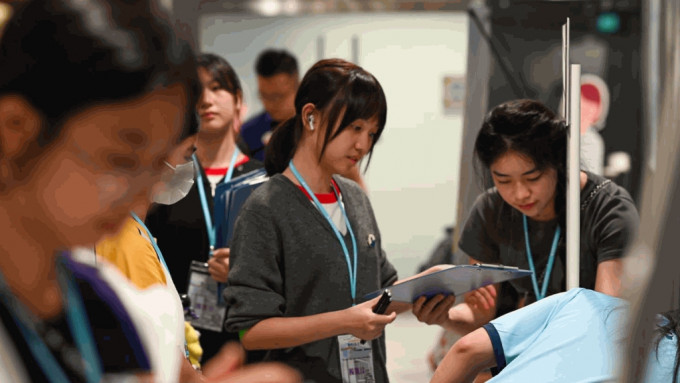 警东九龙总部变剧本杀场地 逾150中学生参加 萧泽颐冀培育青少年守法意识