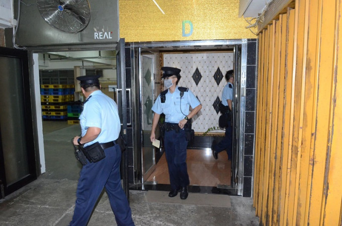 警方接报后大为紧张，将案件交由葵青区重案组跟进。