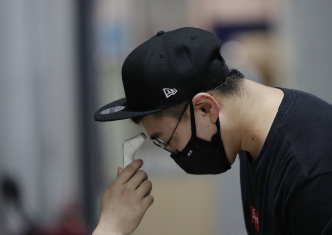 南韩防疫部门表示，明日公布的单日新增病例恐超过一百宗。AP
