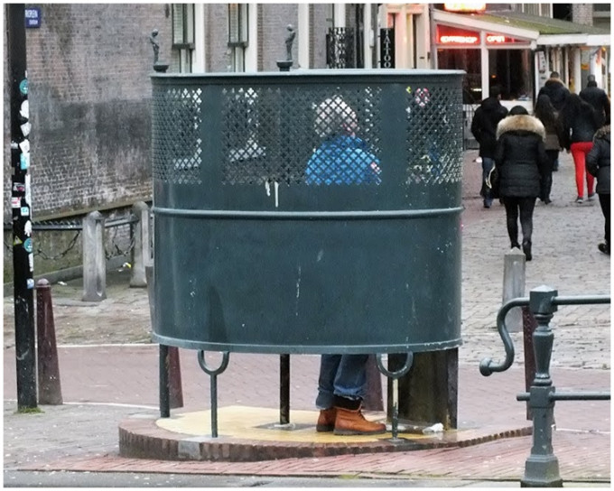 荷兰男公厕。网上图片