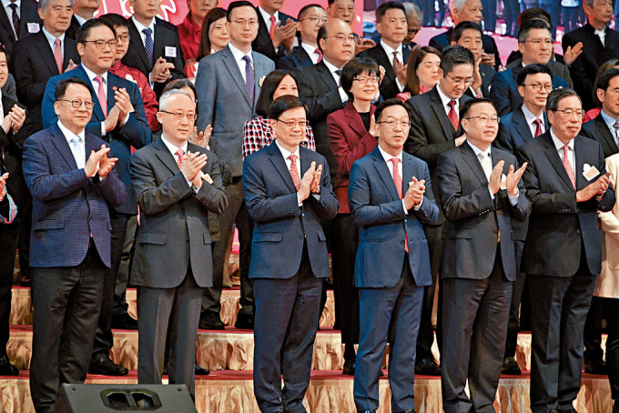 李家超等政府高官出席鄉議局舉行的「甲辰年新春團拜」活動。