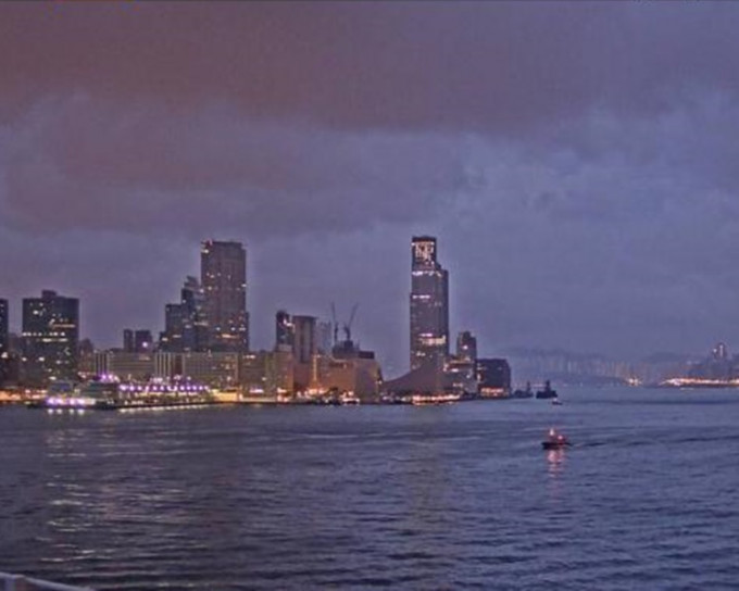 天文台预测今日多云有骤雨。天文台图片