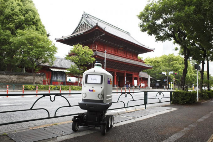 Roxo首先引入亚太区市场，选择东就是由于日本法规制度严谨、基建良好、适合测试机械人技术，成为探索Roxo各种可能性的理想市场。