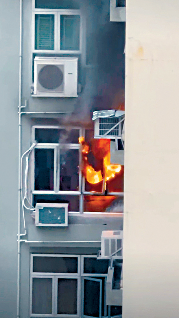 美孚新邨一单位疑因住户使用电暖炉方式不当导致失火。