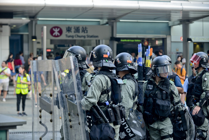 示威者于9月7日再发起堵塞机场交通行动，多区发生冲突，包括港铁东涌站。 资料图片