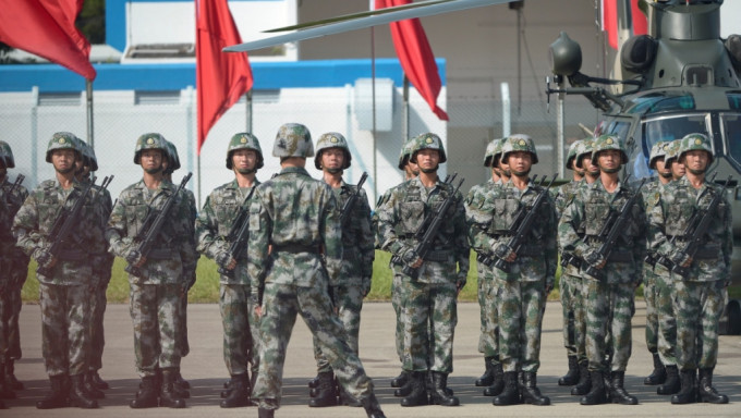 解放軍駐港部隊發賀辭祝願市民新春快樂。資料圖片