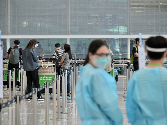 16名于机场工作的员工已被列为个案的密切接触者，须于竹篙湾检疫中心进行强制检疫。资料图片