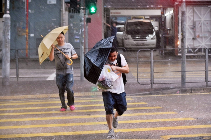 周日預料會有狂風驟雨。資料圖片