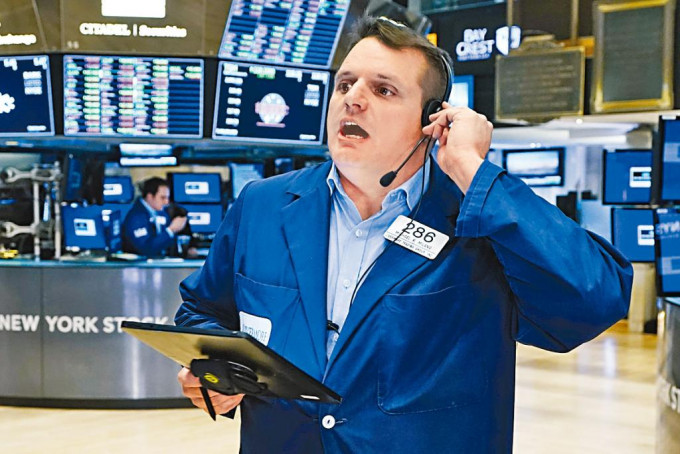 摩根大通股價上周五收市跌6.15%。