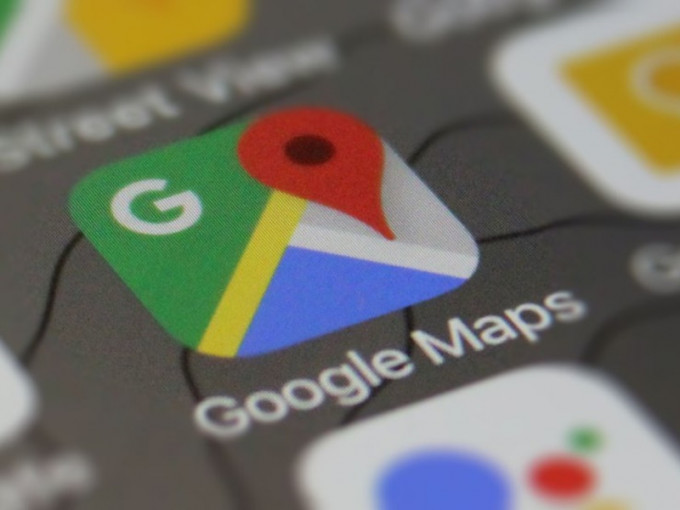 Google Maps推出新功能，显示车速限制、超速影快相位置。不过香港未有此功能。网图