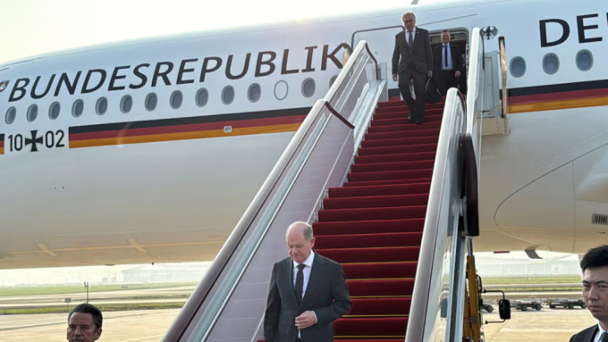 德國總理朔爾茨周日抵達重慶，開始3日的訪華之旅。路透社