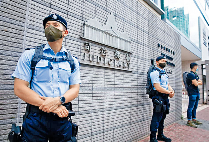 ■反恐特勤队转到西九龙法院巡逻。