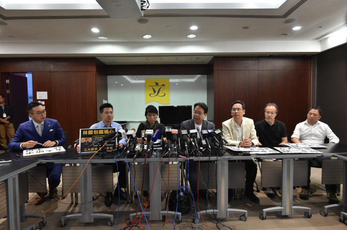 民主派批评林郑月娥迟了3个月撤回修《逃犯条例》。