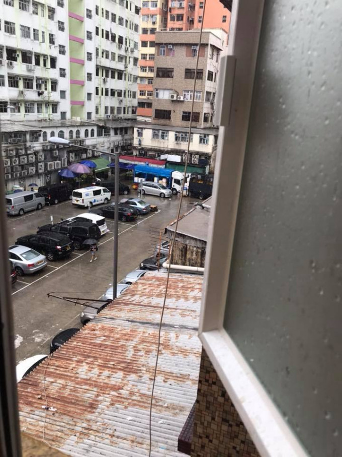 大埔区有雨，居民在网上分享。社交媒体群组「大埔」图片