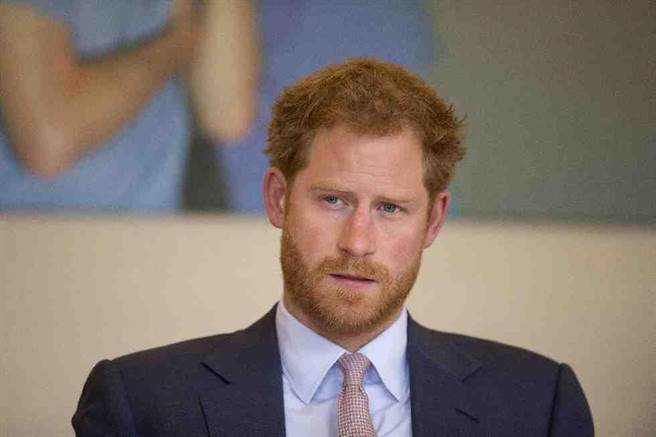 哈里王子去年七月對喪母發表講話。AP