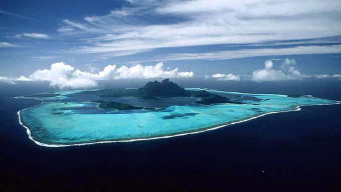 黄岩岛是一个大型礁盘。