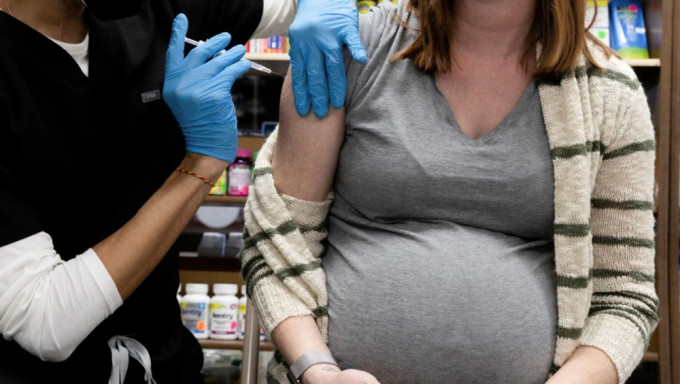 美疾控中心：孕期内打疫苗婴儿染疫住院风险降60%。