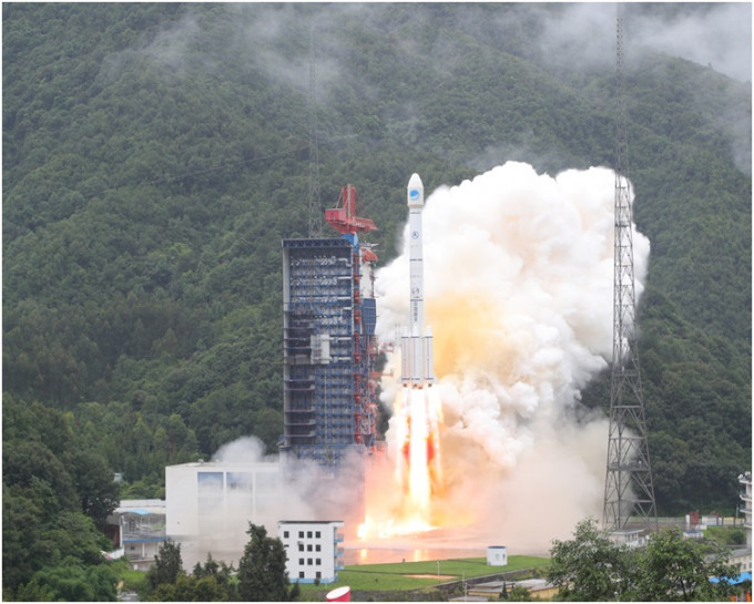 发射今早在西昌卫星发射中心进行。 新华社