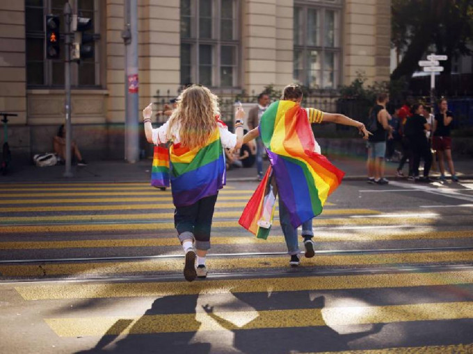 瑞士就同性婚姻合法化今日舉行全民公投。AP圖片