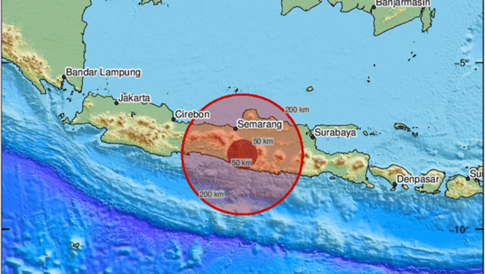印尼东爪哇省附近海域发生6级地震。EMSC