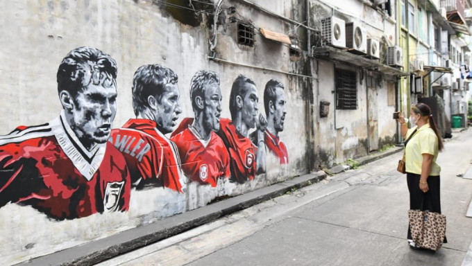 紅軍傳奇壁畫出現在不起眼的小巷。網上圖片