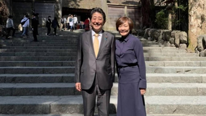 安倍晉三及夫人安倍昭惠。安倍昭惠IG