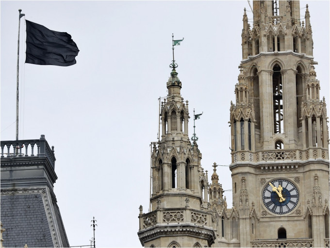 奧地利首都維也納日前發生恐怖襲擊，導致4人死亡。AP圖片