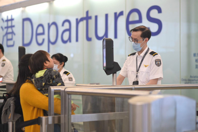 香港等免签证地区及国家，亦需要支付游客税。 资料图片
