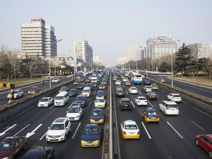 武漢解封在即，武漢道路交通流量恢復至平常1/3。(網圖)