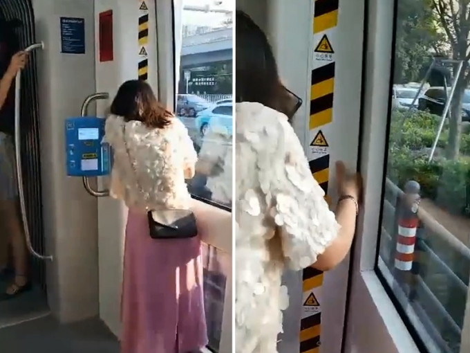 武漢一名女子乘搭有軌電車時，右手手指被夾進車門門縫中。　影片截圖