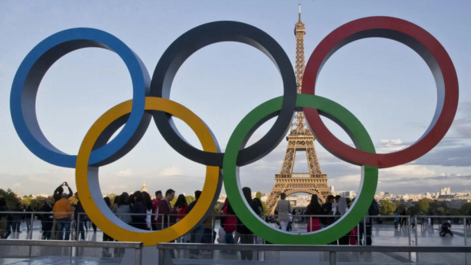 鄭泳舜表示，政府成功購入巴黎奧運及殘奧的香港電視播映權有助推動體育產業發展。美聯社