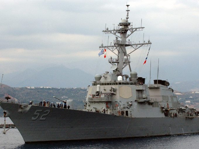 美國軍艦貝瑞號17日通過台灣海峽。（網上圖片）