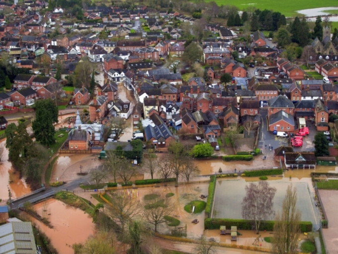 英格兰有地区严重水浸。AP