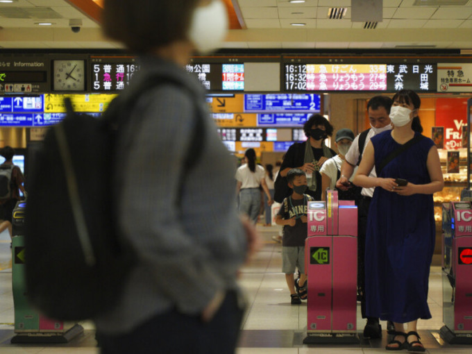 东京都连续4日东京都单日确诊超过4000人。AP图片