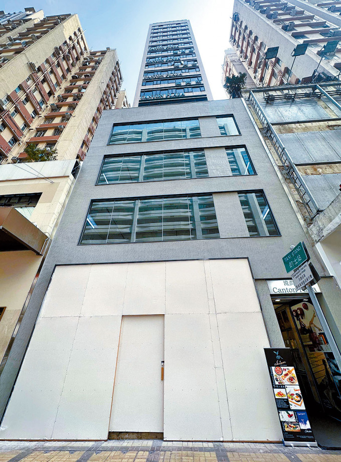广东道82至84号地下、1至3楼，由一家中资银行以每月150万承租。